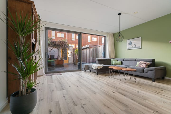 Foto 2 van John Lennonstraat 36