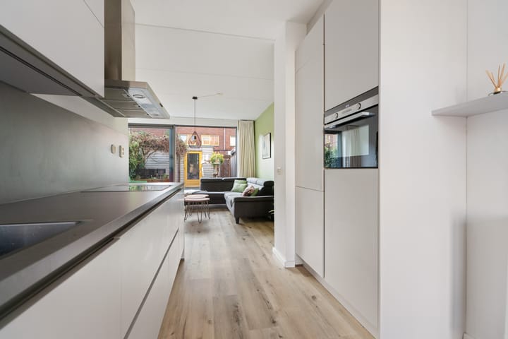 Foto 16 van John Lennonstraat 36