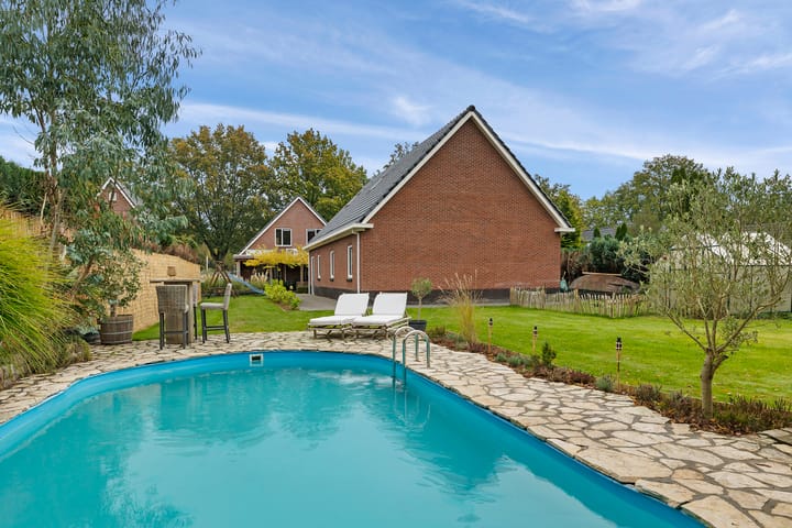 Foto 40 van Barnflair West 11