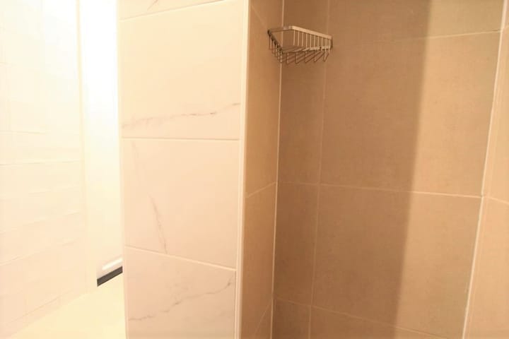 Foto 18 van Djambistraat 13-2