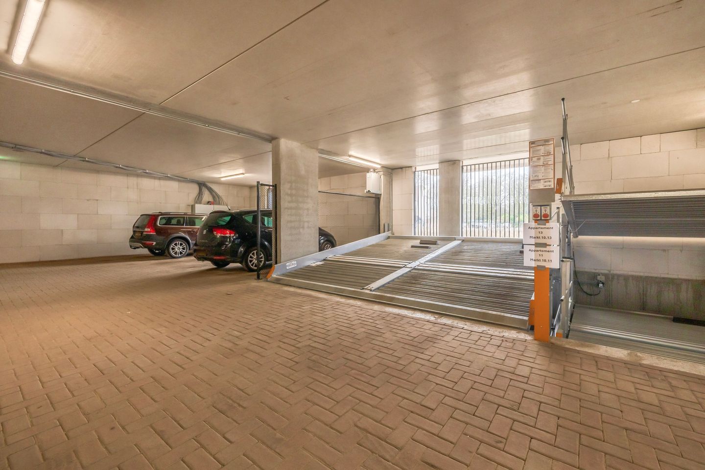 Photo 29 of Markt 10-05