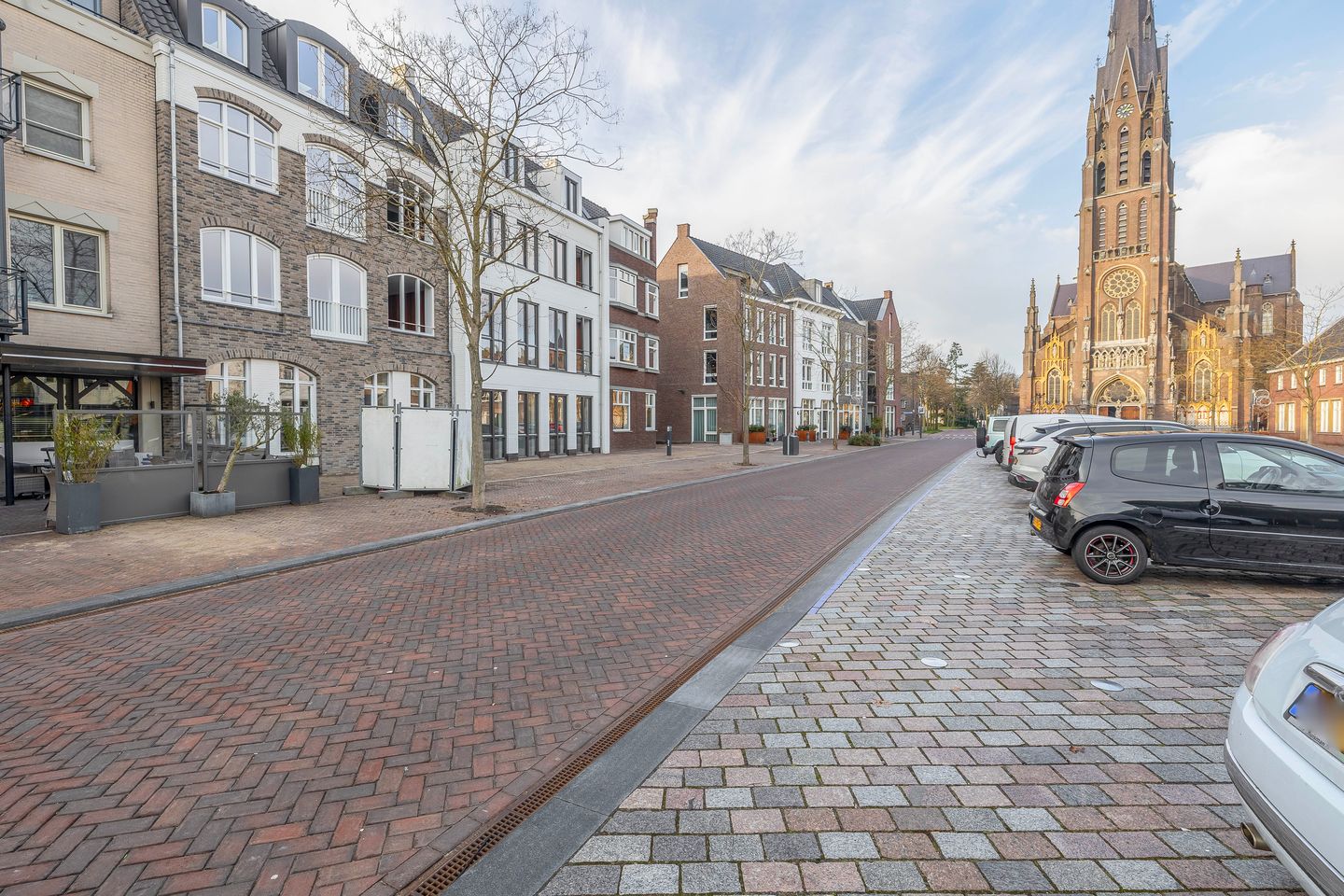 Photo 35 of Markt 10-05