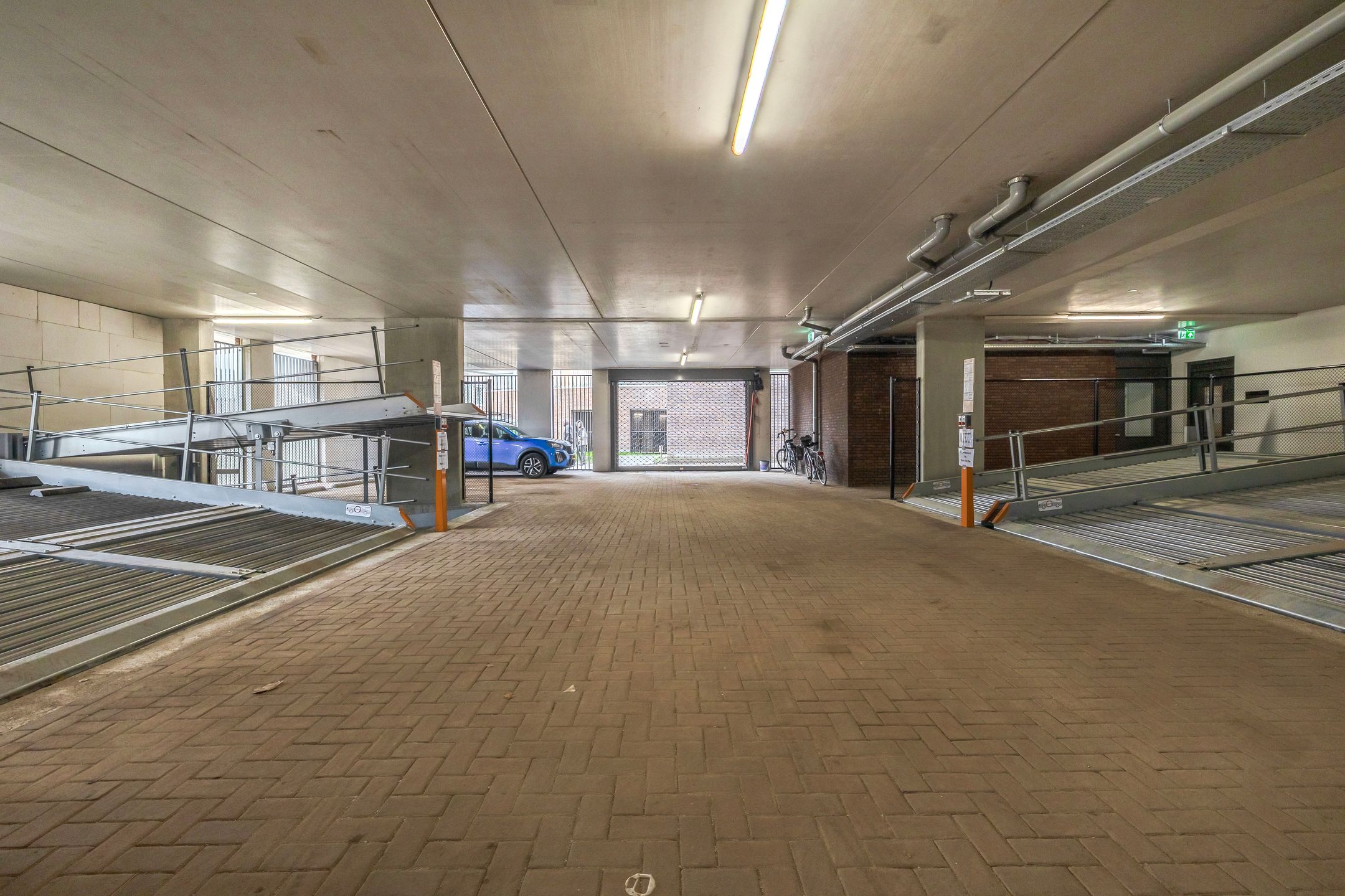 Photo 30 of Markt 10-05