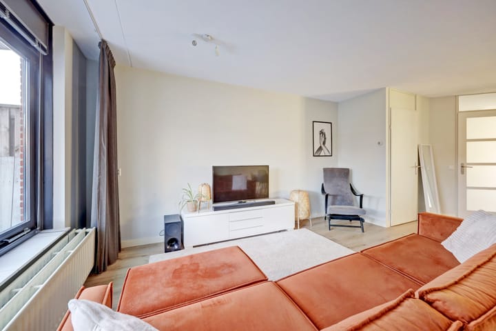 Photo 9 of Dukaat 22