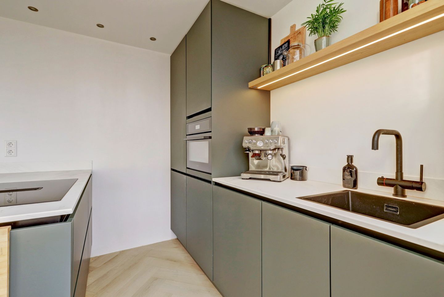 Photo 10 of Dommelstraat 6