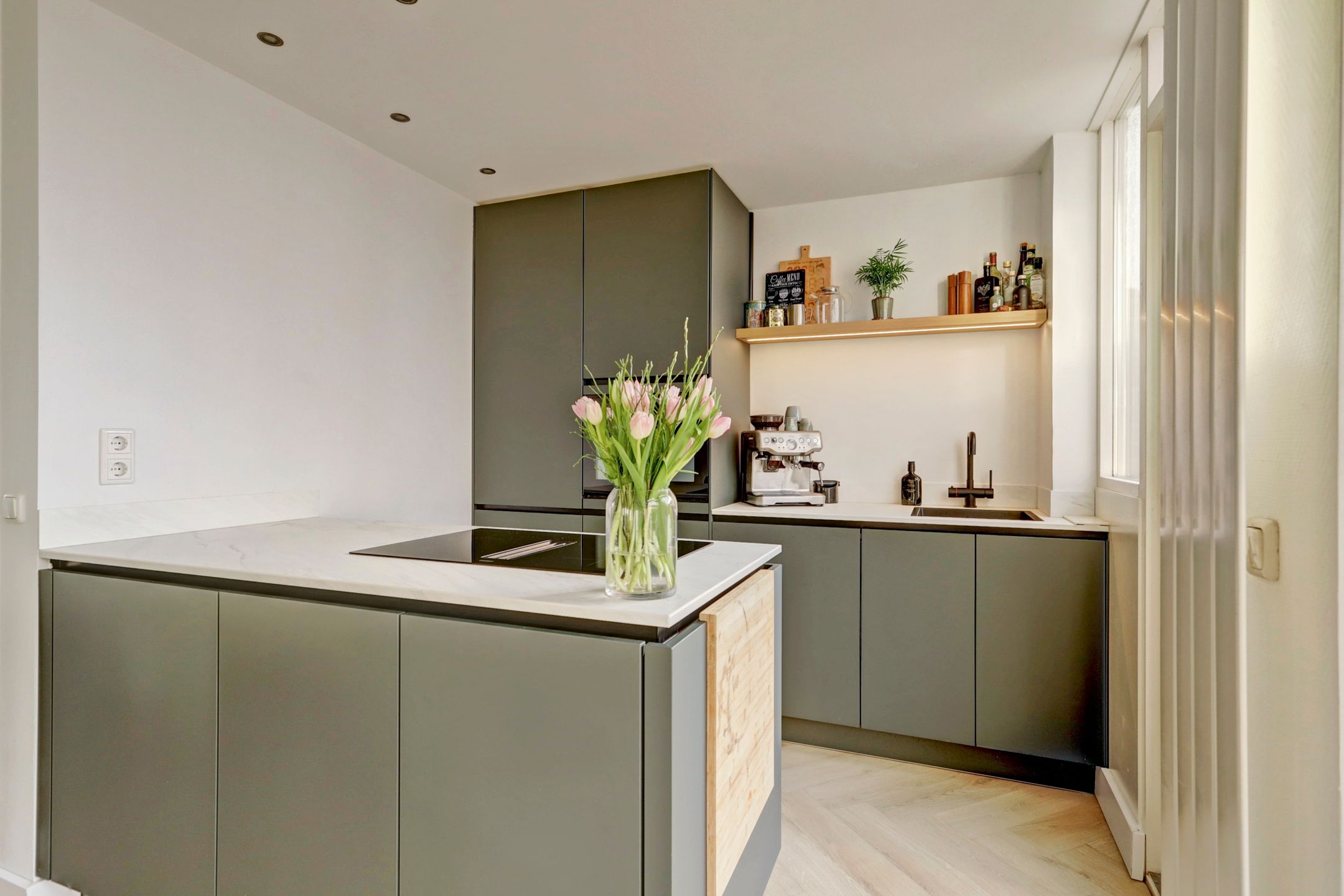 Photo 9 of Dommelstraat 6