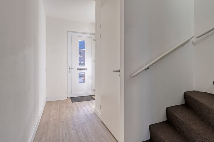 Photo 2 of Schuitevaarstraat 2-A