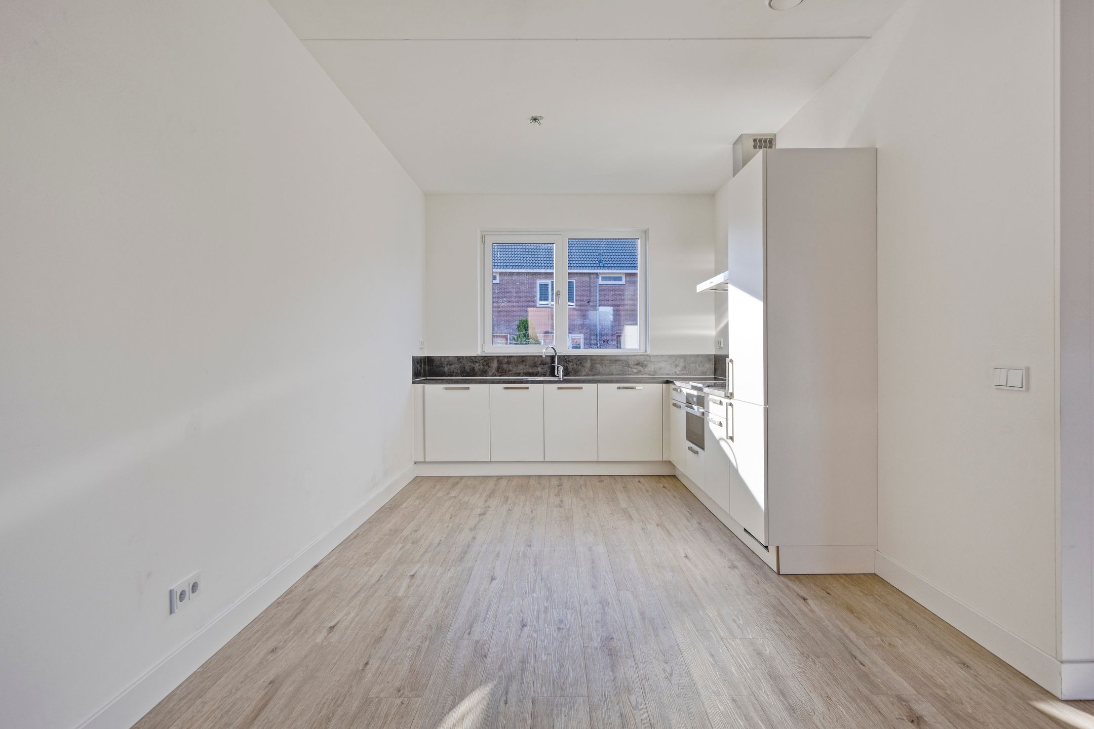 Photo 6 of Schuitevaarstraat 2-A