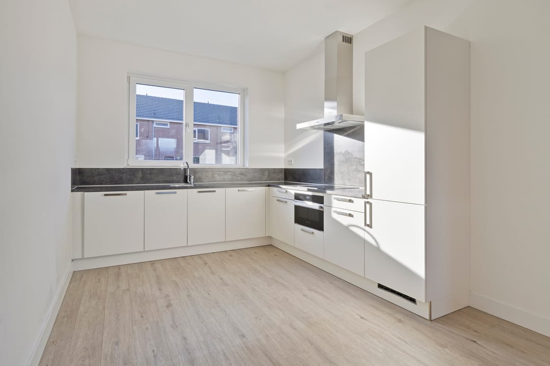 Photo 7 of Schuitevaarstraat 2-A