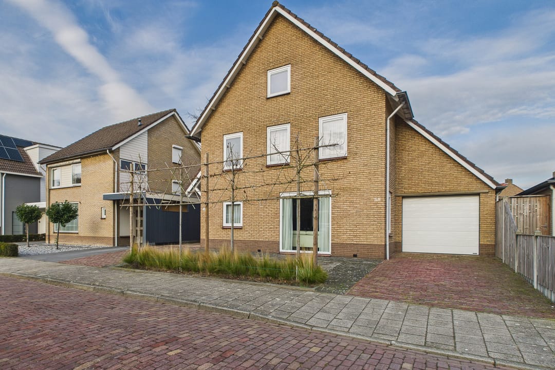 Photo 1 of van Middelhovenstraat 49