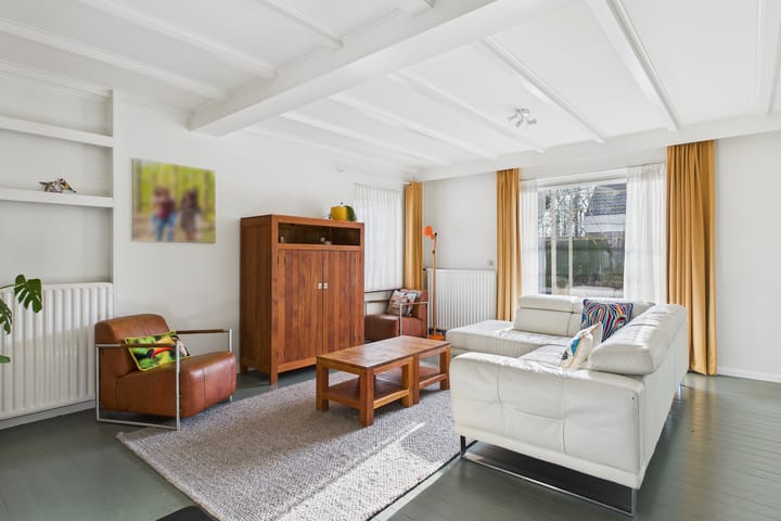 Photo 11 of van Middelhovenstraat 49