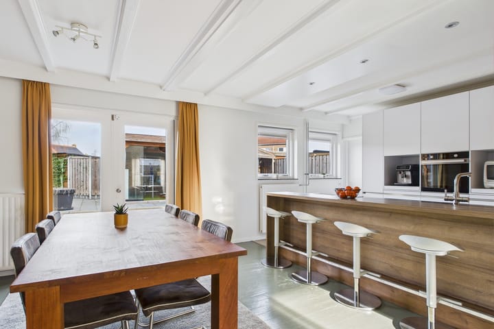 Photo 16 of van Middelhovenstraat 49