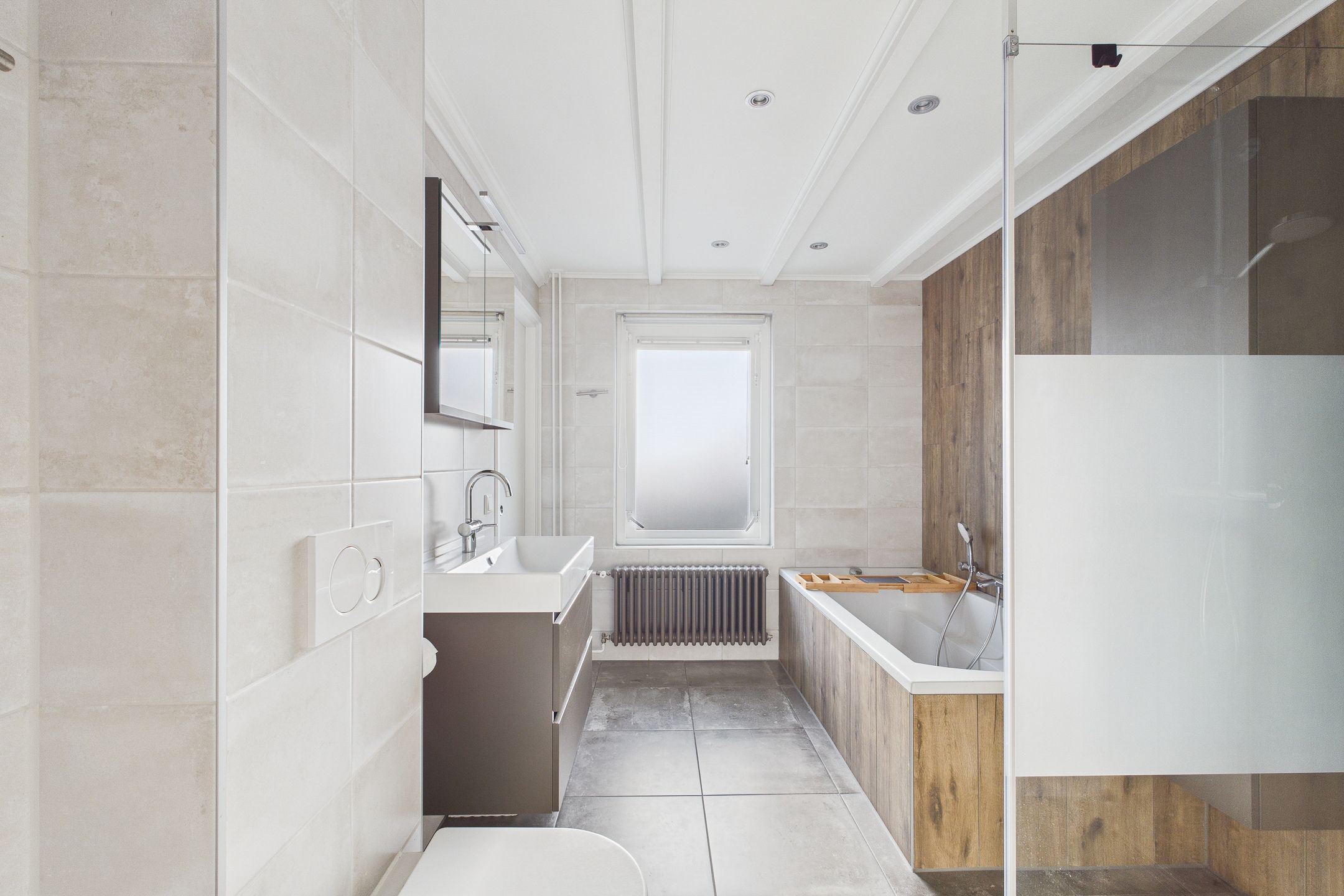 Photo 21 of van Middelhovenstraat 49