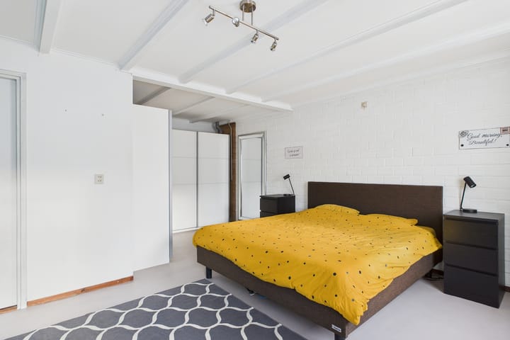 Photo 25 of van Middelhovenstraat 49