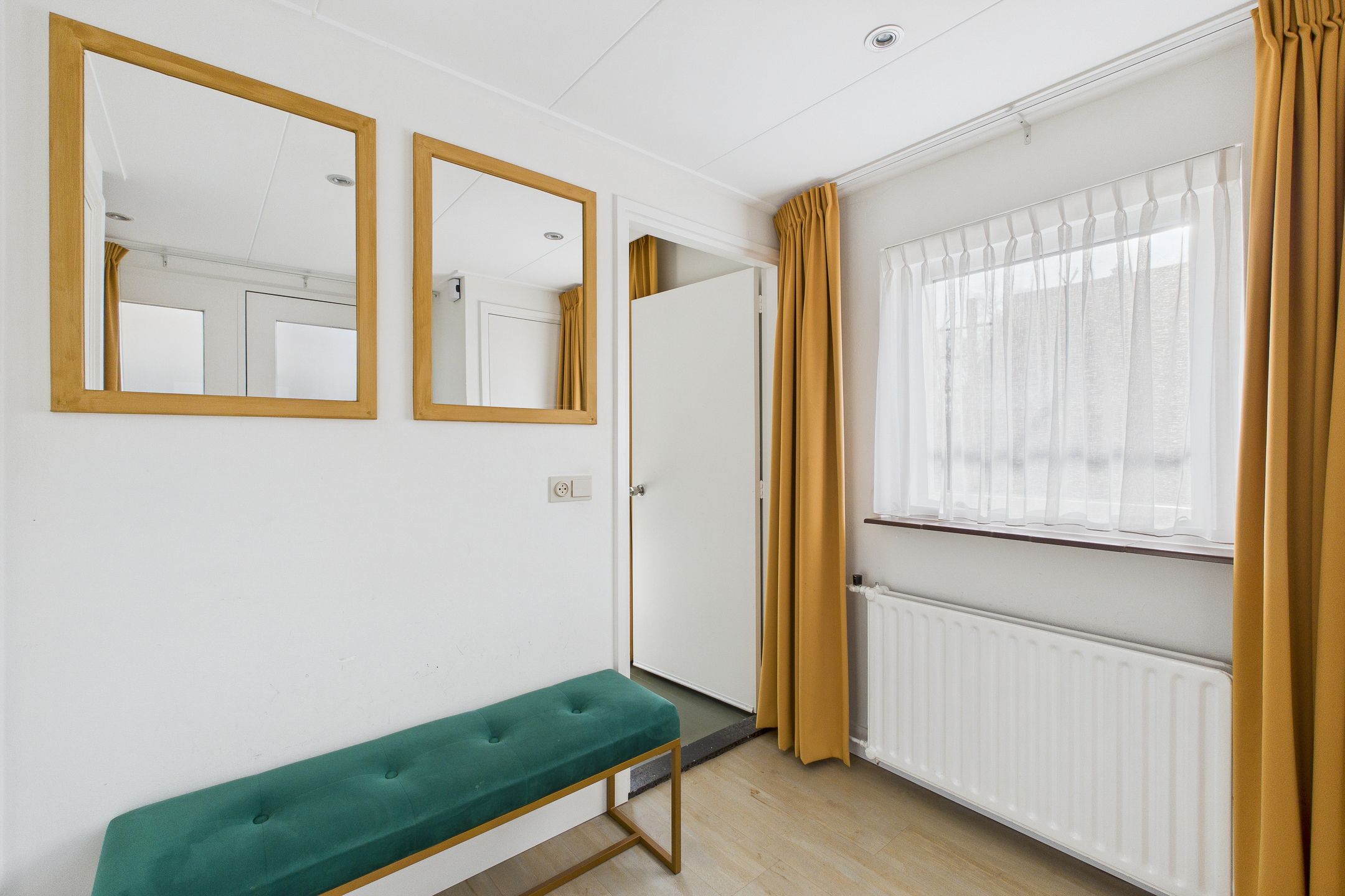 Photo 9 of van Middelhovenstraat 49