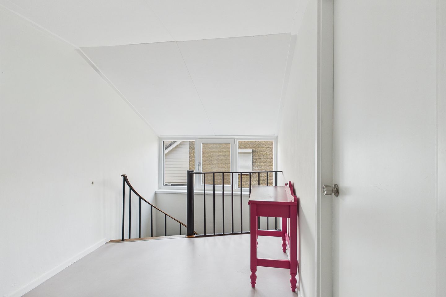 Photo 29 of van Middelhovenstraat 49