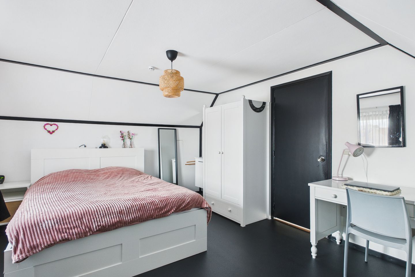 Photo 34 of van Middelhovenstraat 49