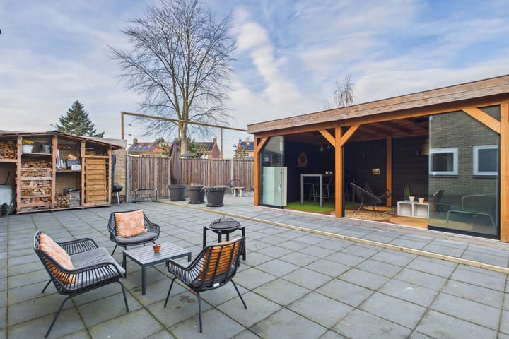 Photo 37 of van Middelhovenstraat 49