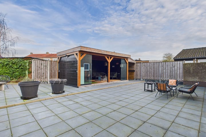 Photo 38 of van Middelhovenstraat 49