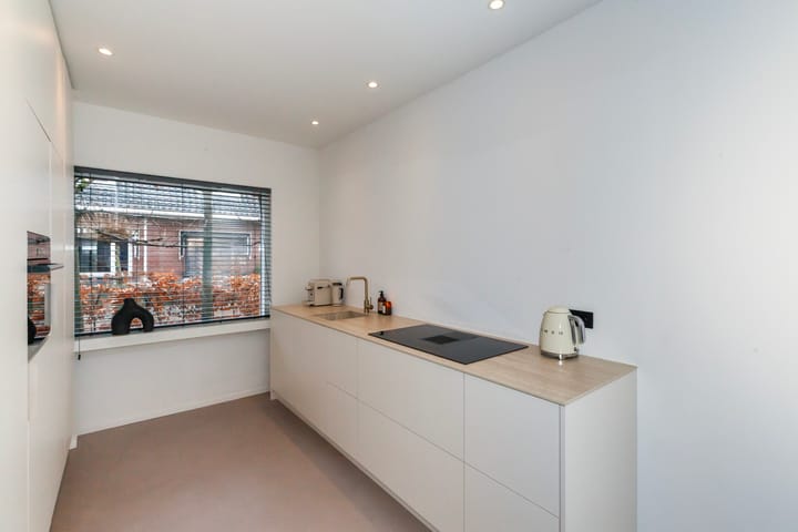 Foto 11 van Van der Leestraat 15