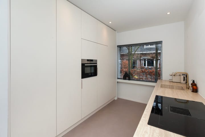 Foto 14 van Van der Leestraat 15