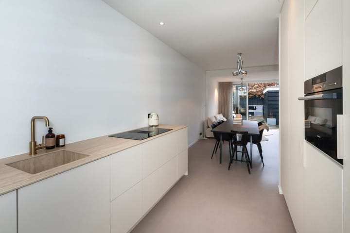 Foto 16 van Van der Leestraat 15