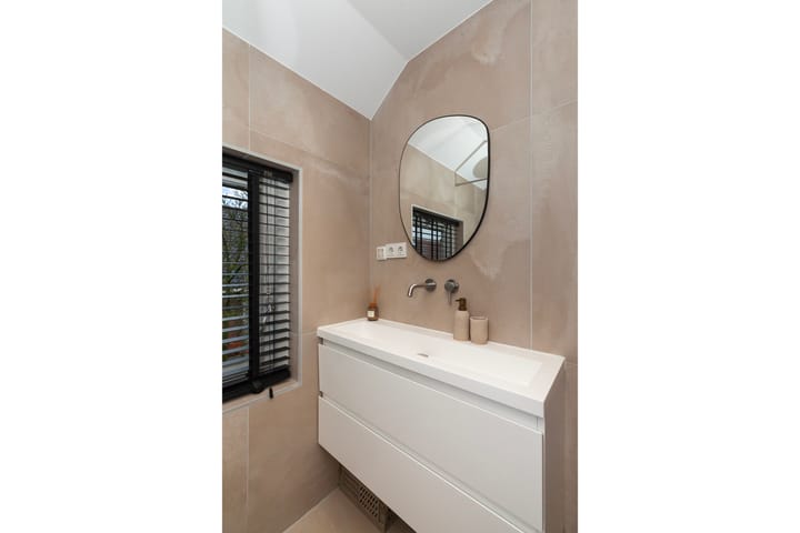 Foto 28 van Van der Leestraat 15