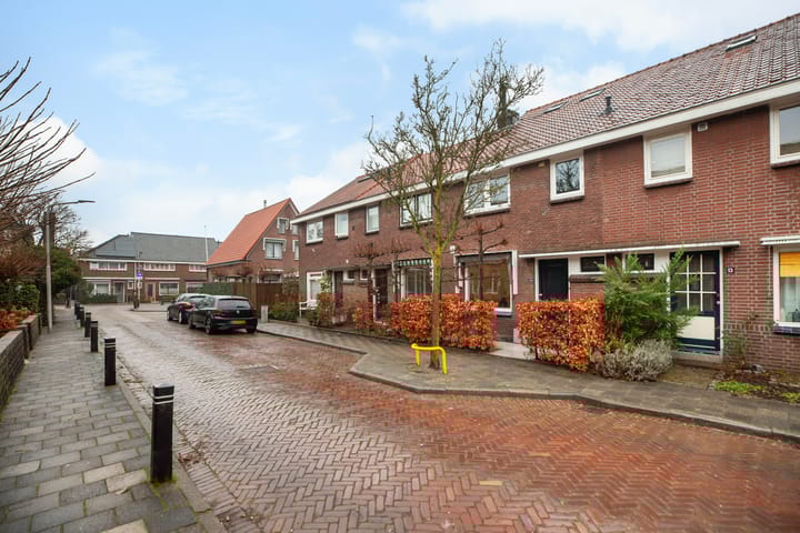 Foto 38 van Van der Leestraat 15