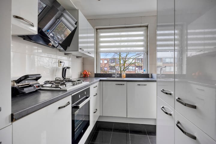 Foto 8 van Lou Jansenplein 55-2