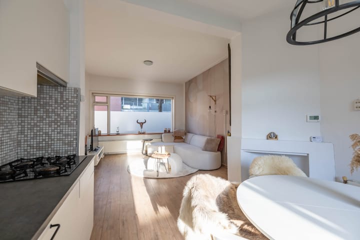 Foto 4 van Helper Westsingel 16-4