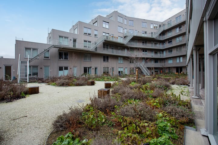 Foto 1 van Albertina Sisulupad 188