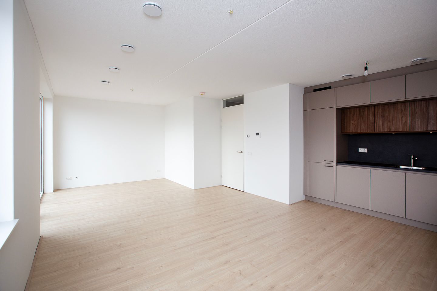 Foto 4 van Albertina Sisulupad 188