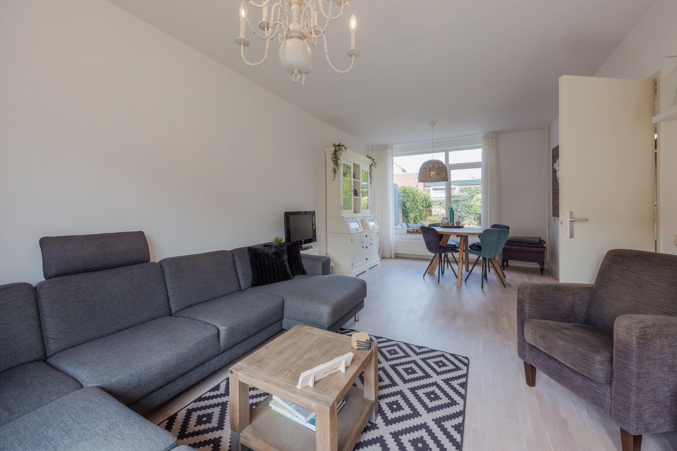 Photo 12 of Burg van Kempenstraat 38