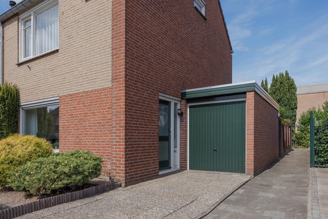 Photo 37 of Burg van Kempenstraat 38