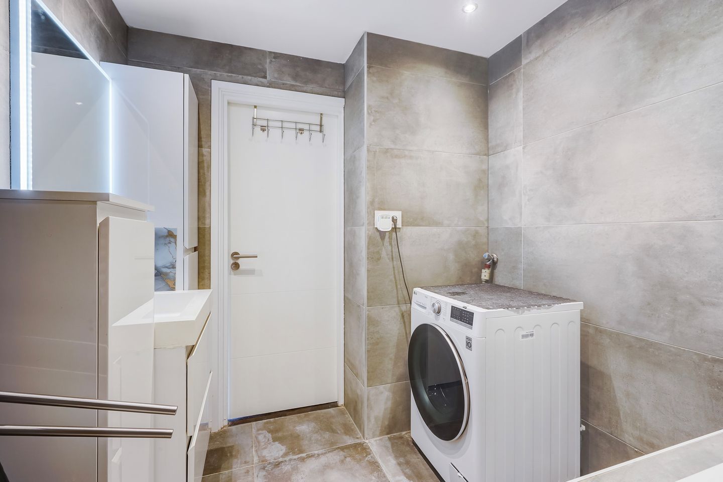 Photo 40 of Minister Aalberselaan 114