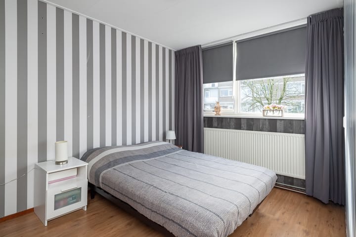 Photo 19 of Burgemeester Crezéestraat 18