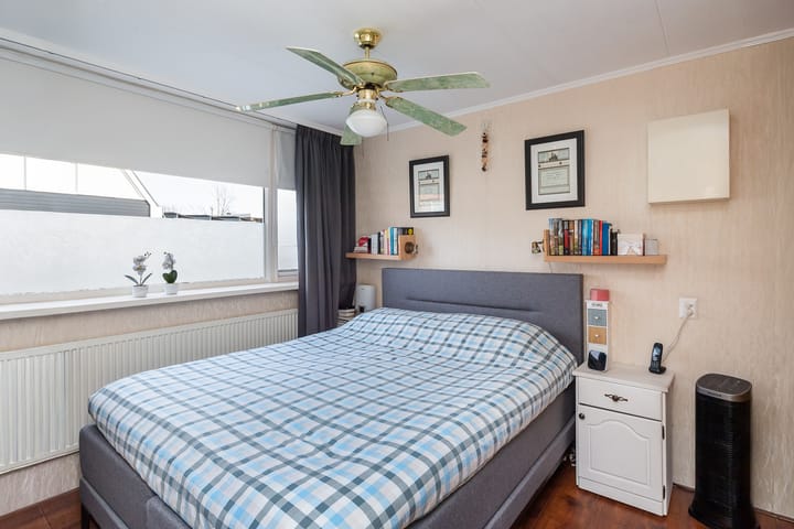 Photo 21 of Burgemeester Crezéestraat 18