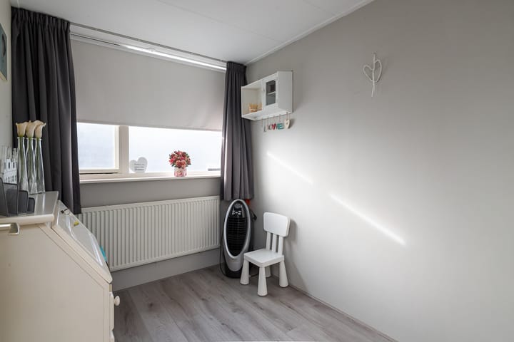 Photo 22 of Burgemeester Crezéestraat 18