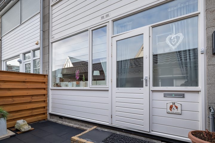 Photo 29 of Burgemeester Crezéestraat 18