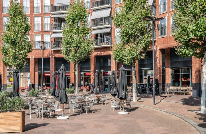 Photo 30 of Burgemeester Crezéestraat 18