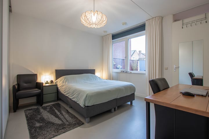 Photo 15 of Vinkenstraat 94