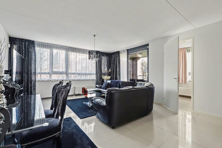 Foto 2 van Van Poeljestraat 32