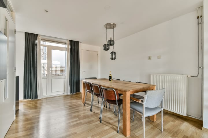 Photo 6 of Haarlemmerweg 127-3