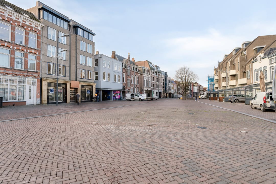 Photo 32 of Markt 27-G