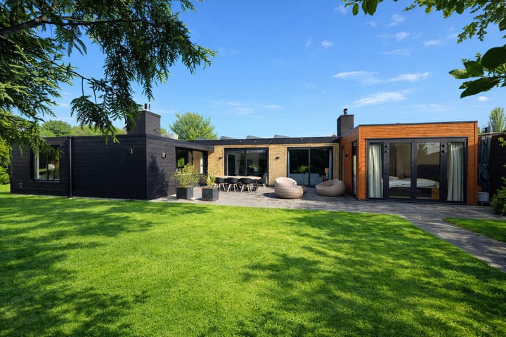 Photo 1 of Zuster Claassenhof 21