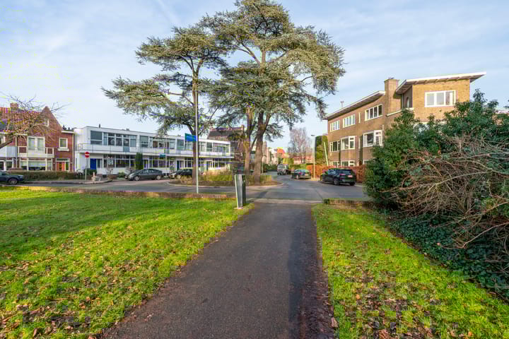 Photo 52 of Robert Schumannstraat 28-BS