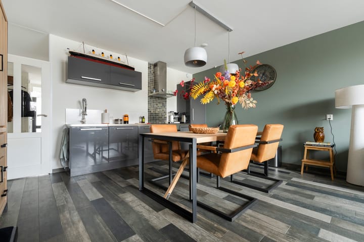 Photo 8 of Haringvlietstraat 27