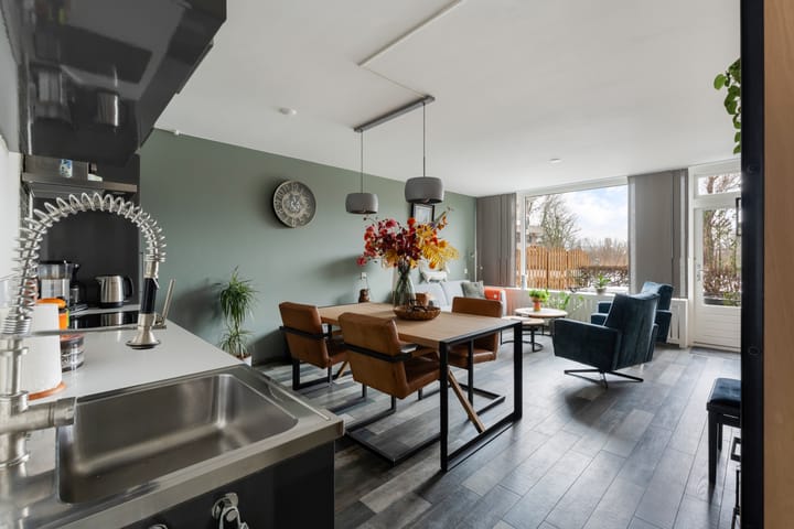 Photo 1 of Haringvlietstraat 27