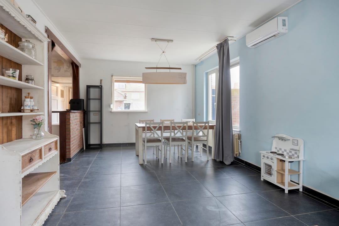 Photo 7 of Doctor Poelsstraat 10