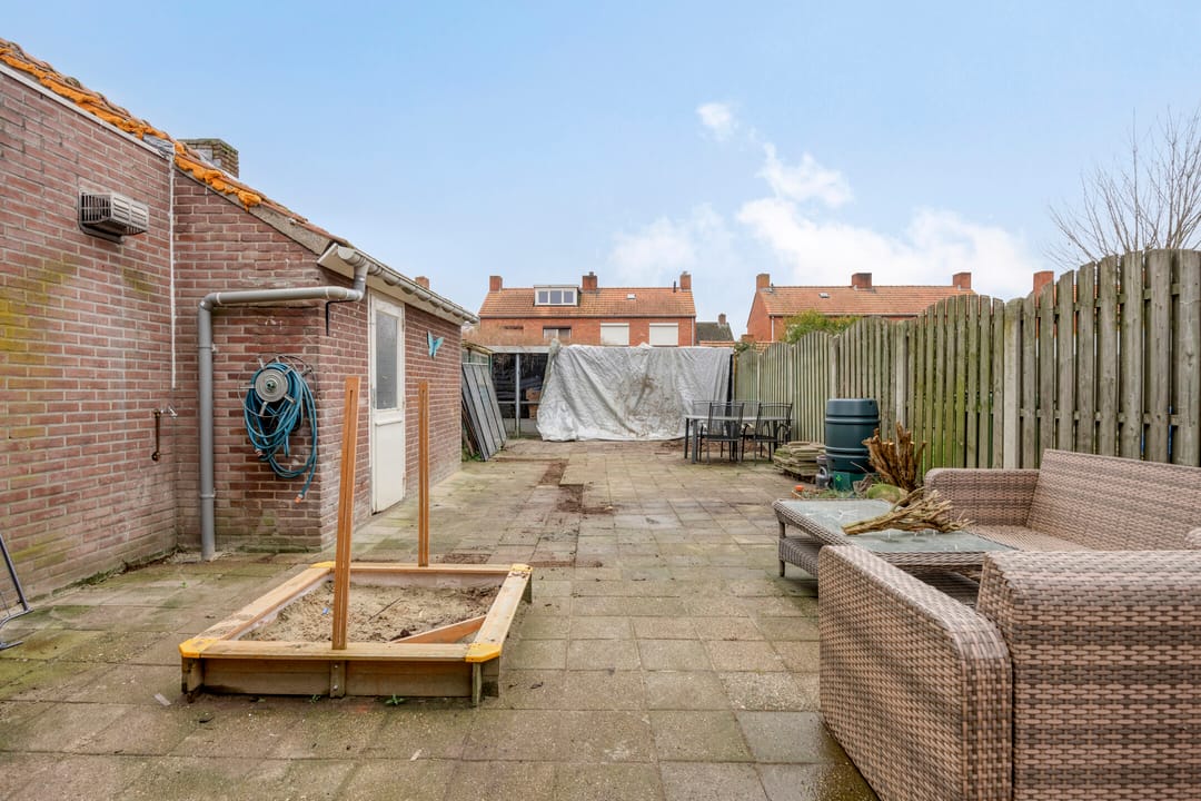 Photo 22 of Doctor Poelsstraat 10